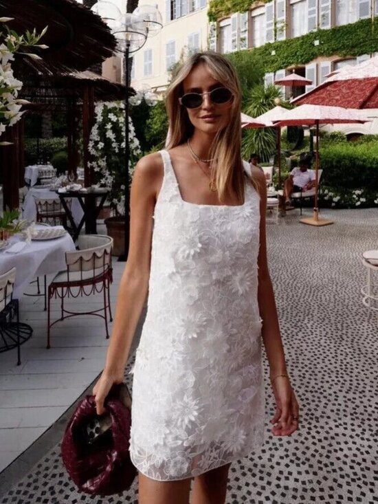 Zara Dresses & Skirts - ZARA WOMAN COLLECTION EMBROIDERED MINI DRESS ZW COLLECTION